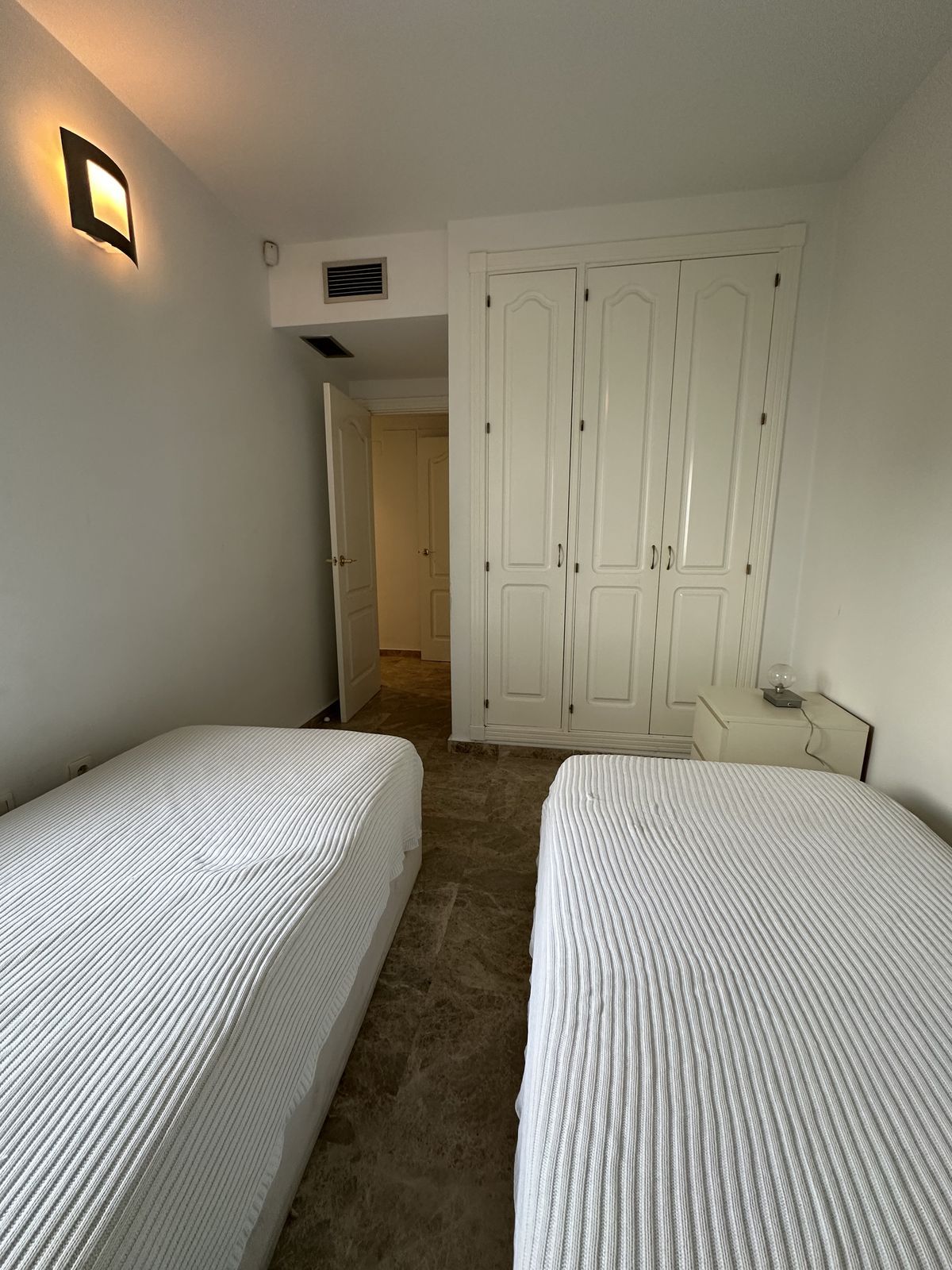 6bf4a3ef492c3cd1d1412c01c804db0f - 12