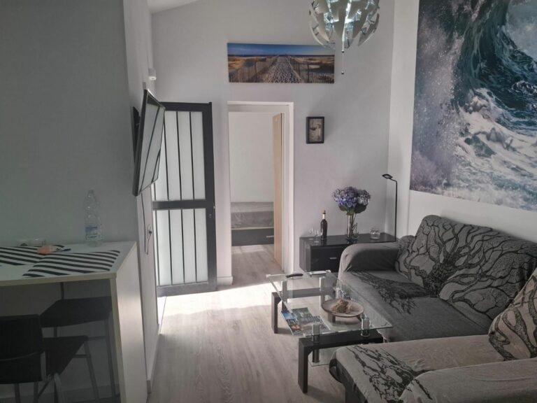 6cce6d03340cf6299d0a860a092d3d43 - 12