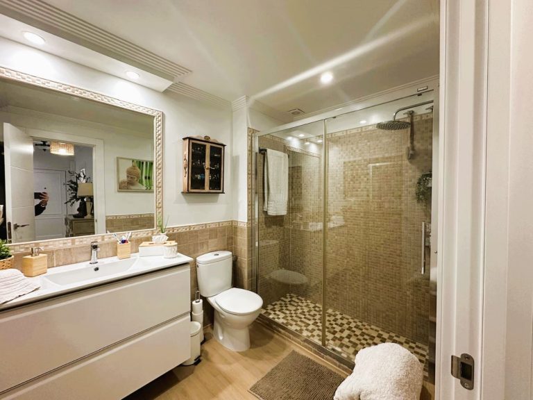 6d4e6155a70c151a9eef693c4035a23f - 16