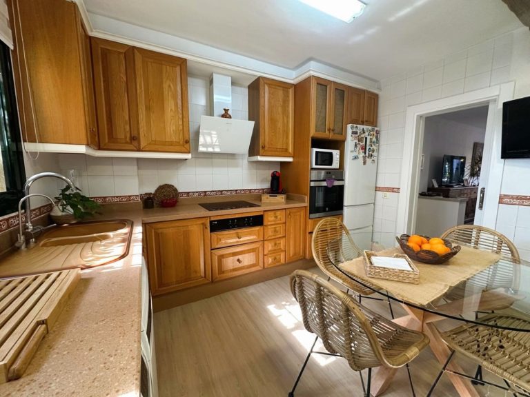 6d4e6155a70c151a9eef693c4035a23f - 9