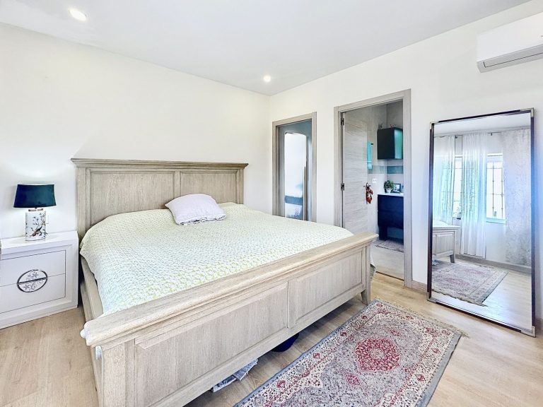 6efdb19777554892d84fd5a1b953f68f - 10