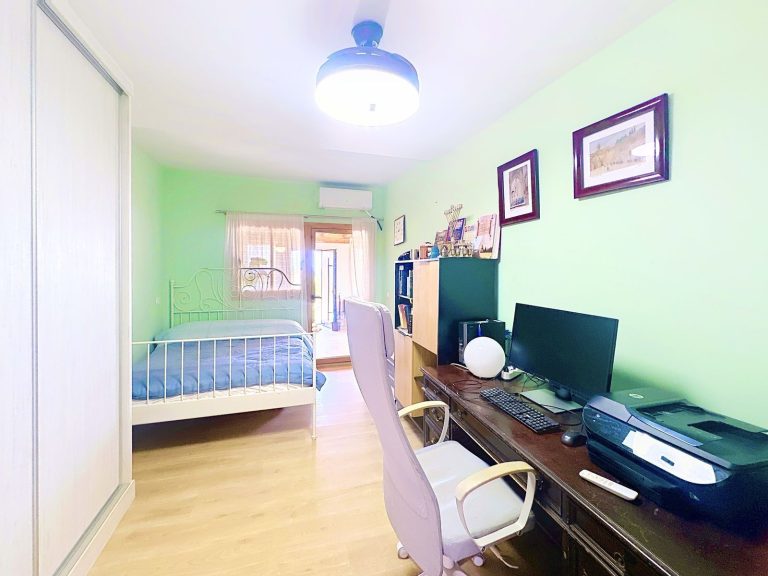 6efdb19777554892d84fd5a1b953f68f - 14