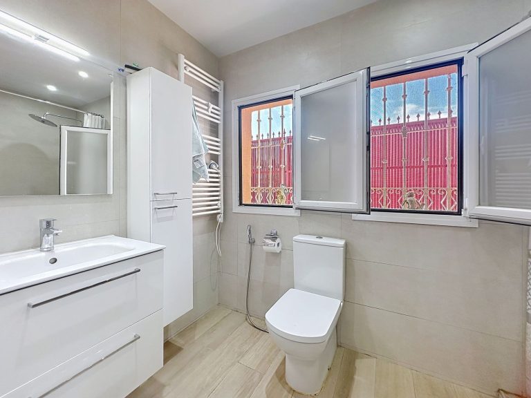 6efdb19777554892d84fd5a1b953f68f - 15