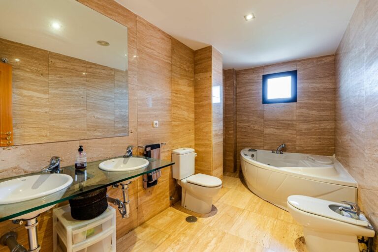 6f19f8c245a60de1ded6e7dbbfa23ce3 - 12