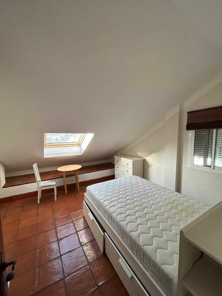 72e4909e48504d65347373dc9e59b261 - 12