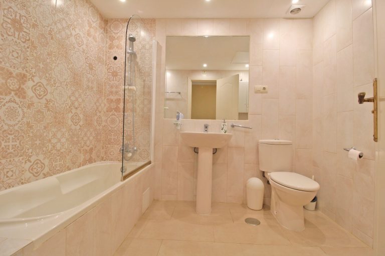 7307994460e84dd82cb57b5eb86ae231 - 13