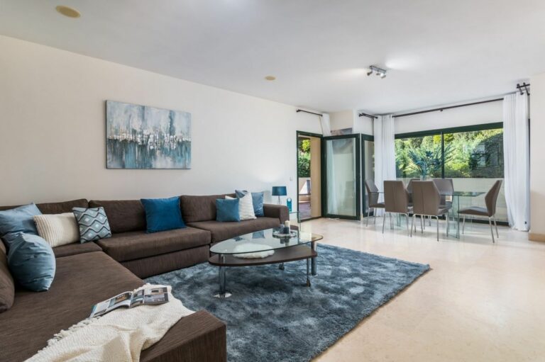 734fc75b00399b62200593599c332bc7 - 12