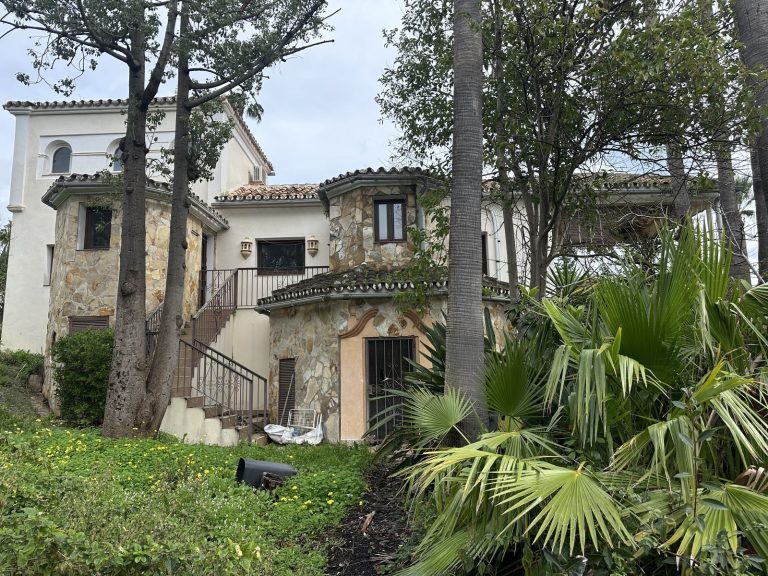 742505500ccb5a3886f238de9d40b7be - 13