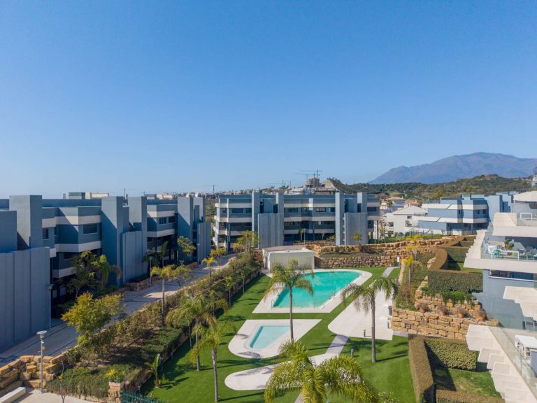 748f7f49a8f40320376515d95988fca0 - 13