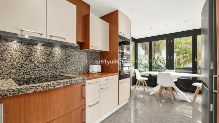 74c154b974be60fc9012a81f7bbb6b9d - 15