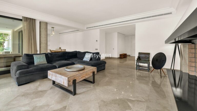 74c154b974be60fc9012a81f7bbb6b9d - 4