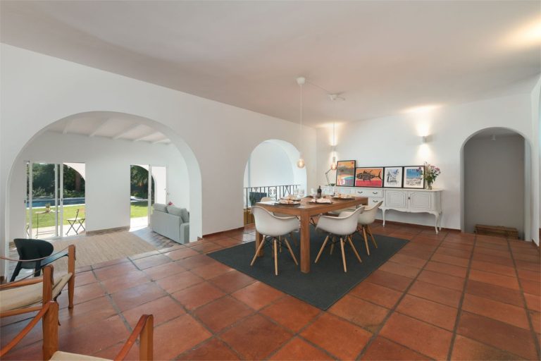 76b077ce9601a06754d0b7e4dcc89af7 - 14