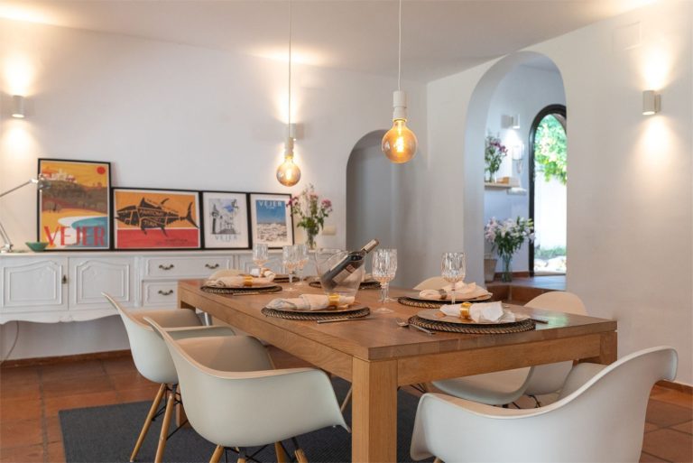 76b077ce9601a06754d0b7e4dcc89af7 - 15