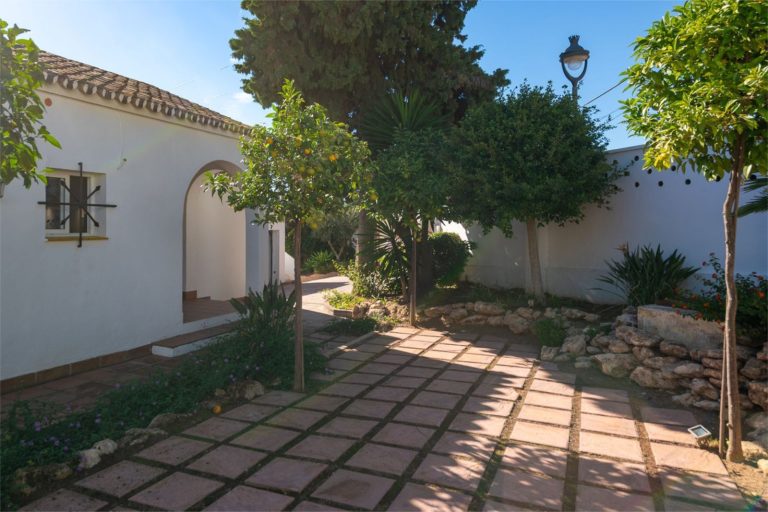 76b077ce9601a06754d0b7e4dcc89af7 - 16