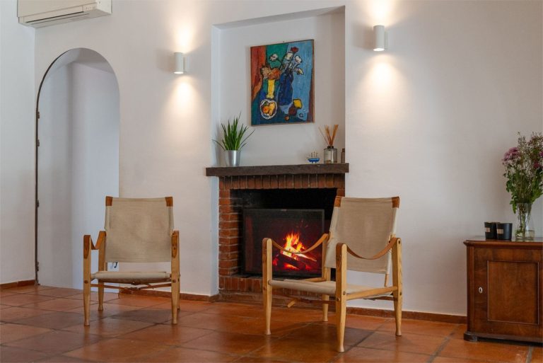 76b077ce9601a06754d0b7e4dcc89af7 - 7