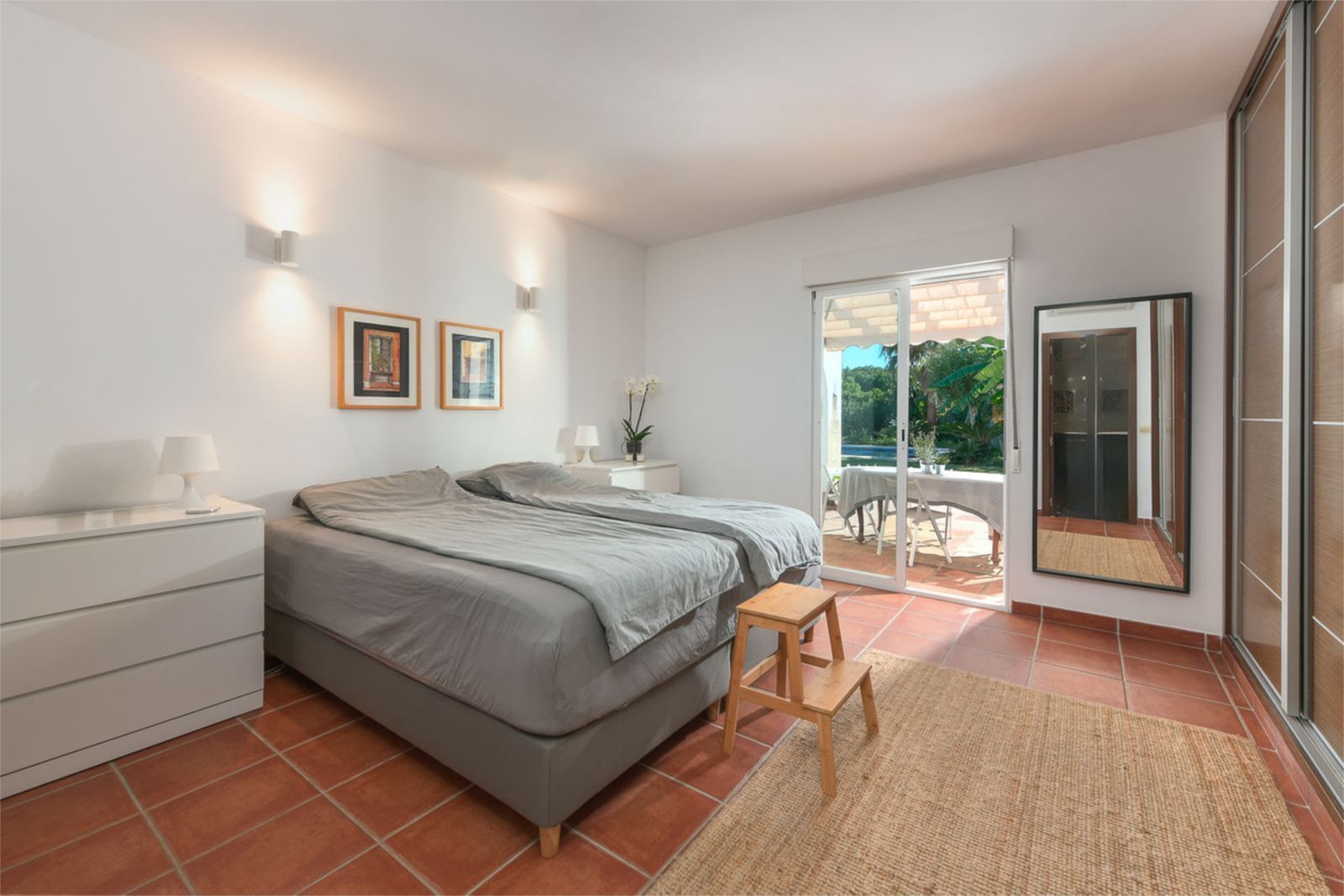 76b077ce9601a06754d0b7e4dcc89af7 - 8