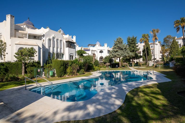 76da066d166ef4586c0f306acaa243dd - 1