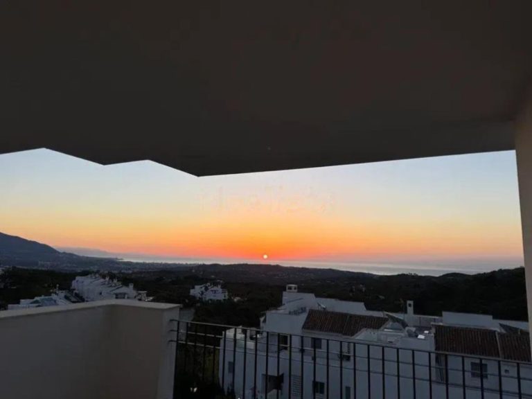 770fd655b26ec734b7750cb4b7fc1e71 - 1