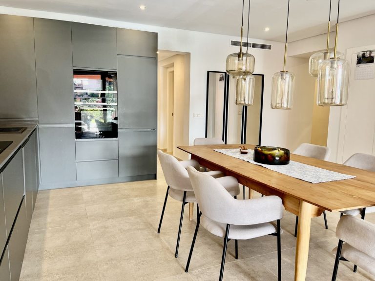 7744336b48350bf8aa383bb939e67490 - 13