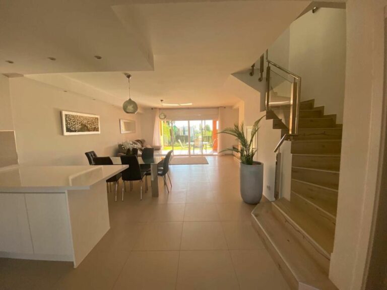 776698f4bf5ca9eee39862458a2d7ab0 - 12