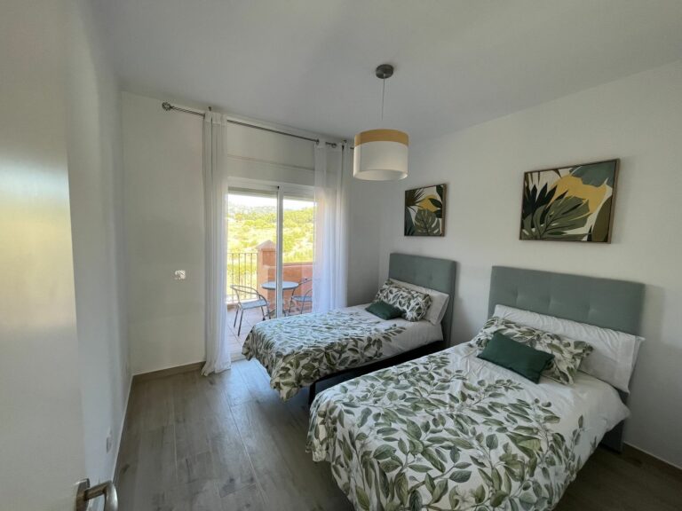 776698f4bf5ca9eee39862458a2d7ab0 - 15