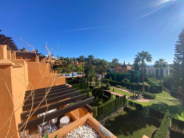 776698f4bf5ca9eee39862458a2d7ab0 - 9