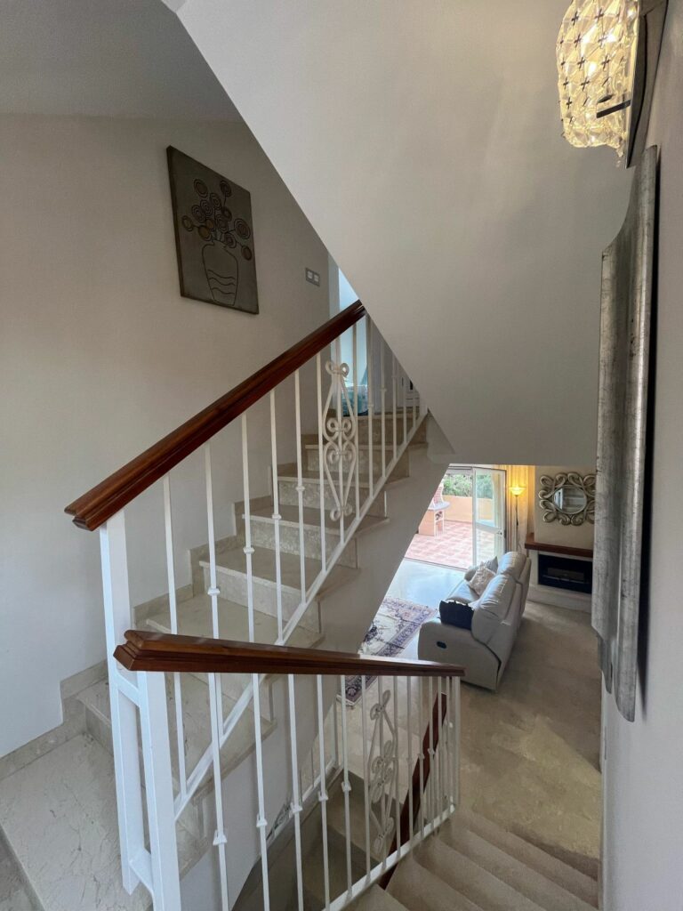 79a1fcb9d8ca52600716fae9bf367381 - 8