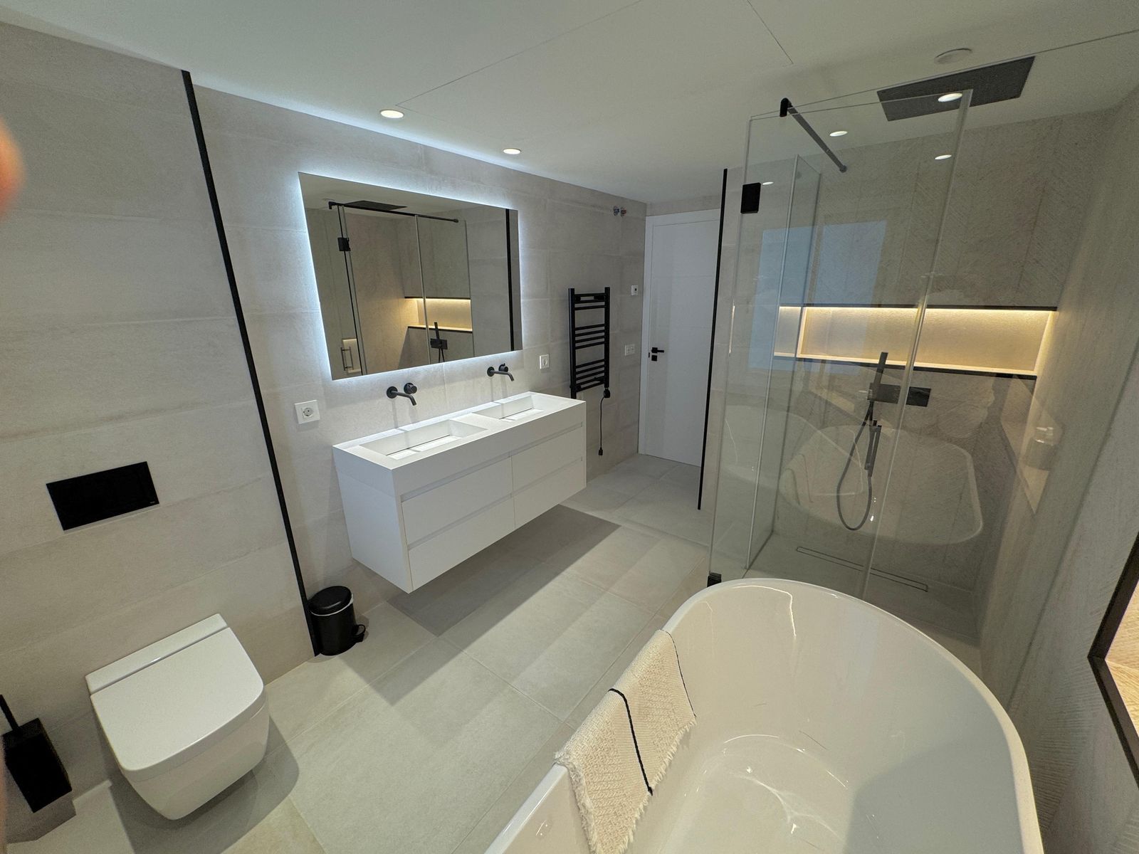 7a08741fd5fde5124e9a037ed23b8f18 - 16