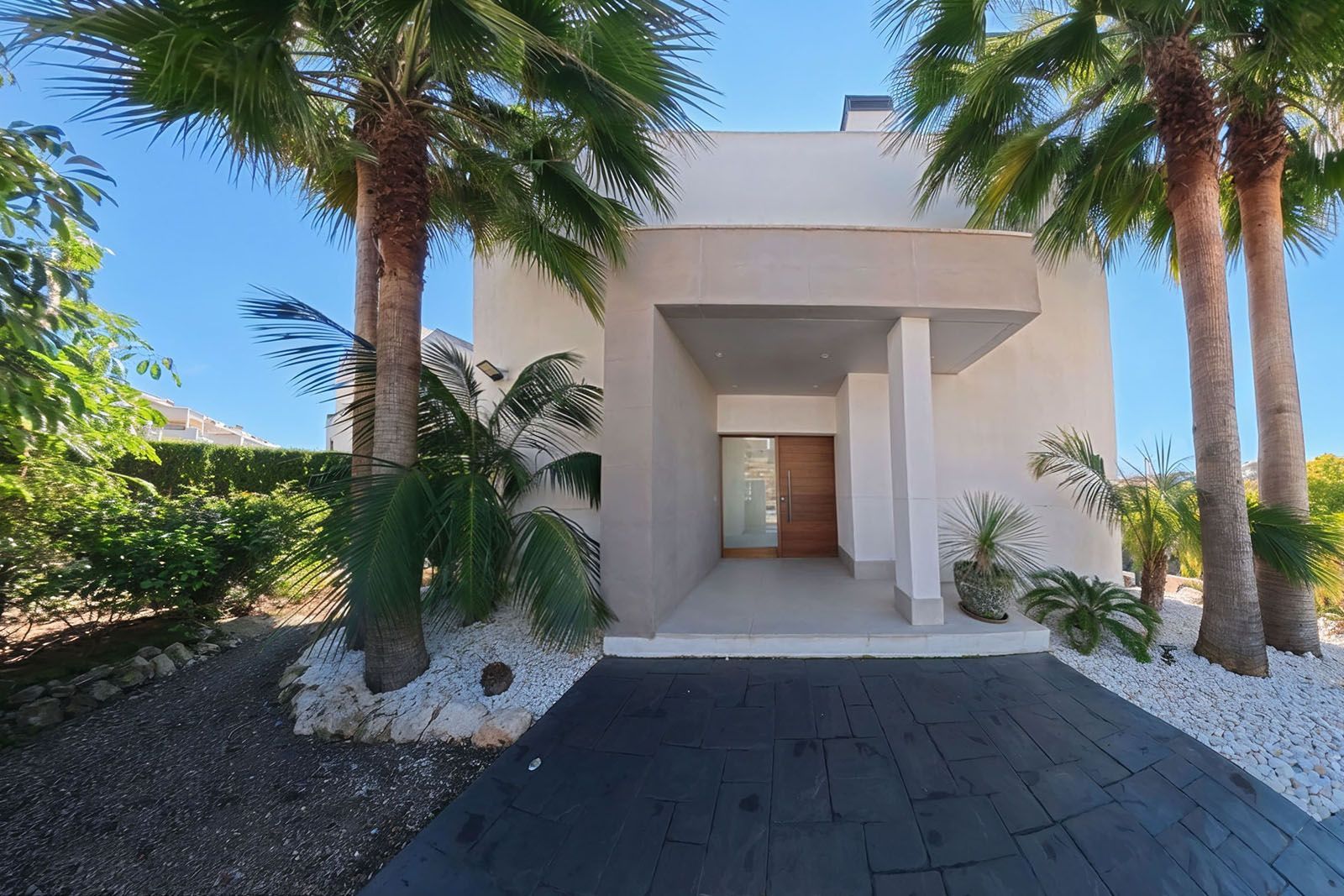 7b75aa392e1c406454980a74602d2d9a - 13