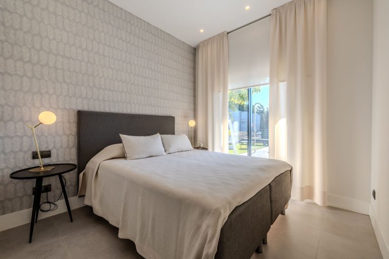 7b75aa392e1c406454980a74602d2d9a - 15