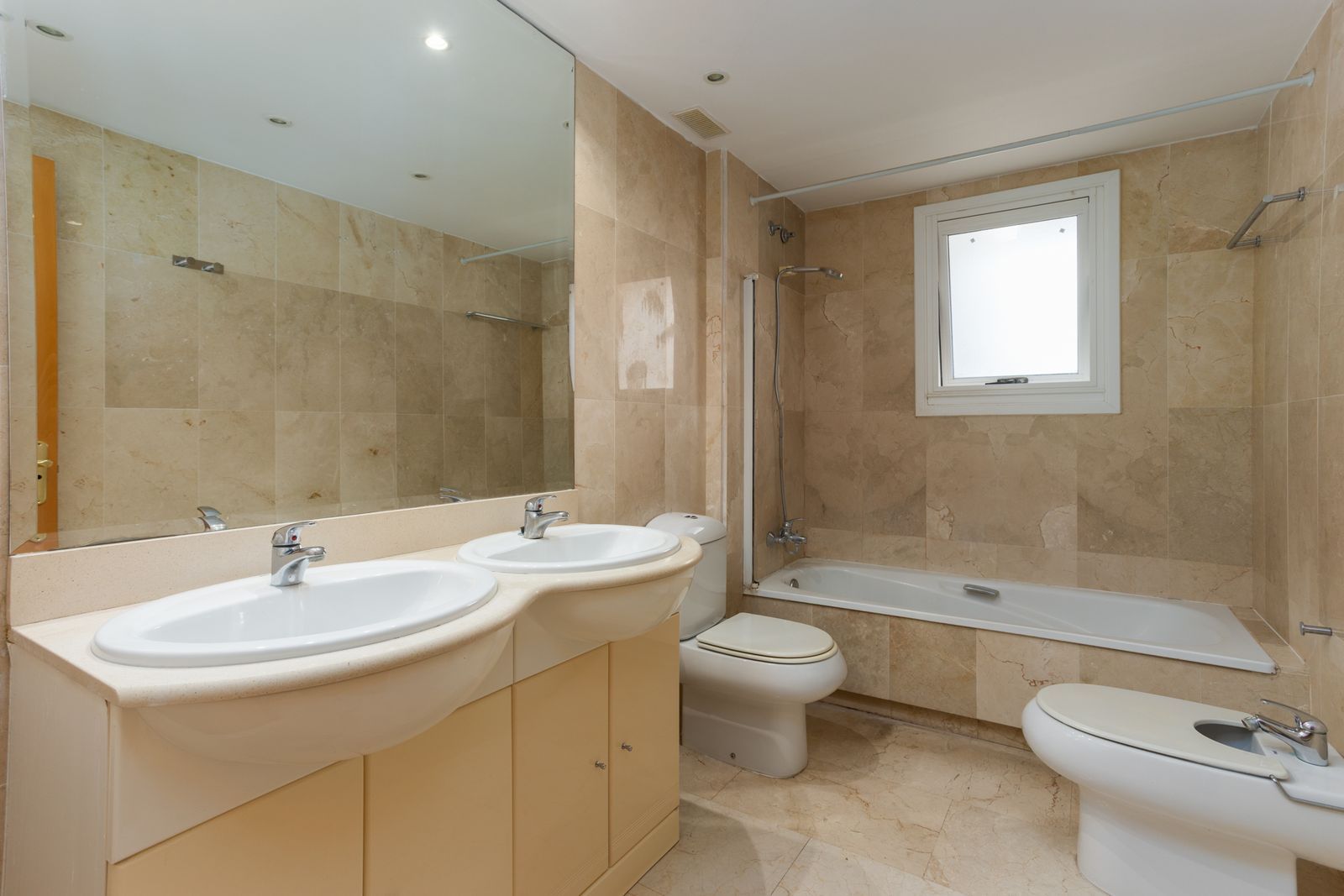 7c5b0f0d8042e7825132788906b0c093 - 12