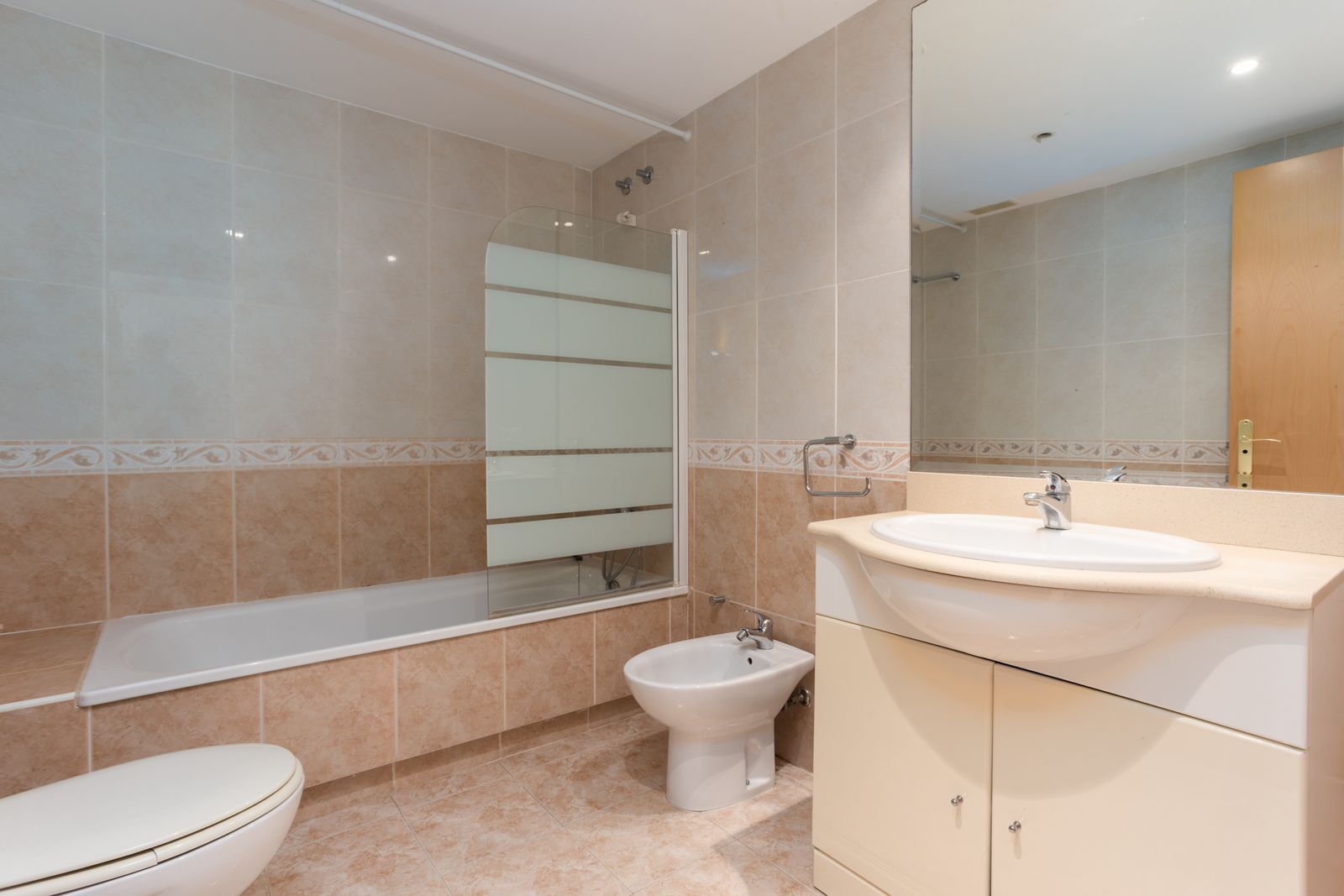 7c5b0f0d8042e7825132788906b0c093 - 15