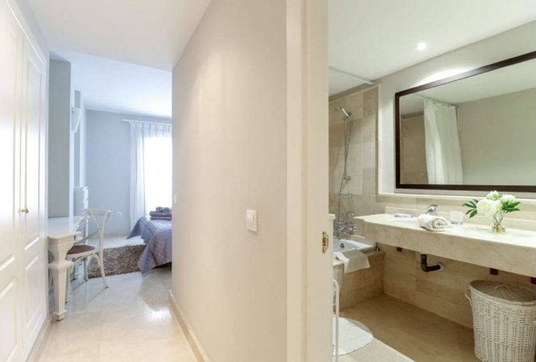 8025d63f6474197f936e03b840a0161c - 4