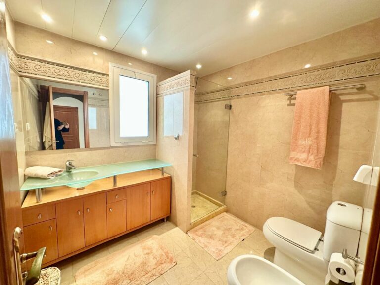 812cd4dd86e1b9dabb5a39dbbc891b38 - 13