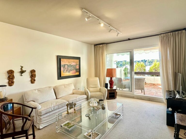 812cd4dd86e1b9dabb5a39dbbc891b38 - 2