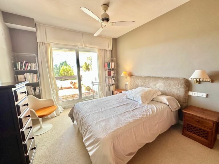 812cd4dd86e1b9dabb5a39dbbc891b38 - 4