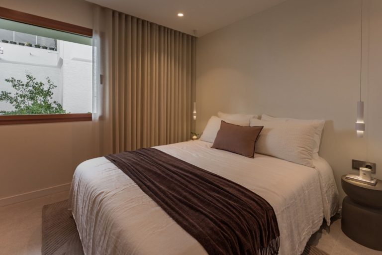 81657c9fe16aef4e3a9c3748445e9c46 - 8