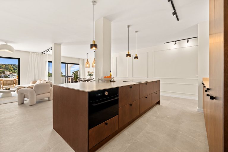 81f3ceaec5ecd428ac5bcb92c124420d - 12