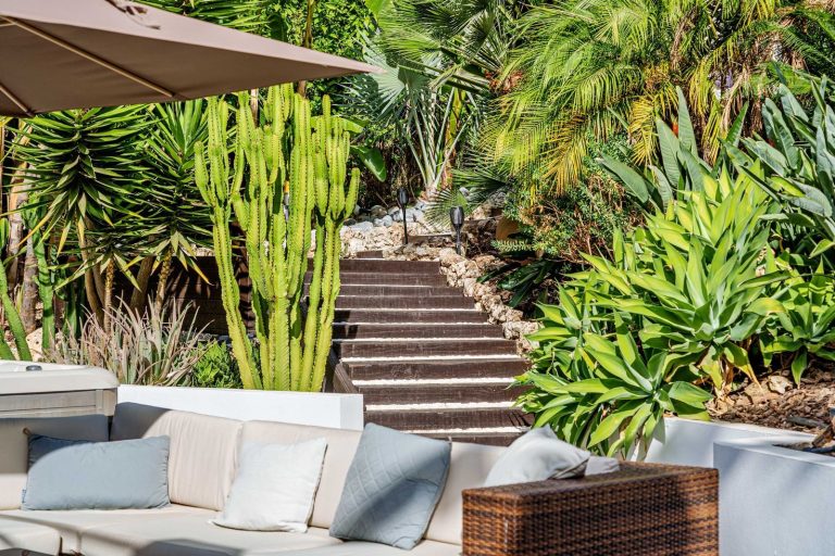 822afbb52aad88a16d080aef6dded0ca - 11