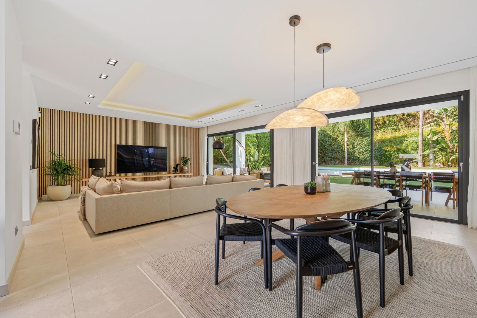 824c9ab8d619a4e4a3b6a1f1acd2af96 - 1