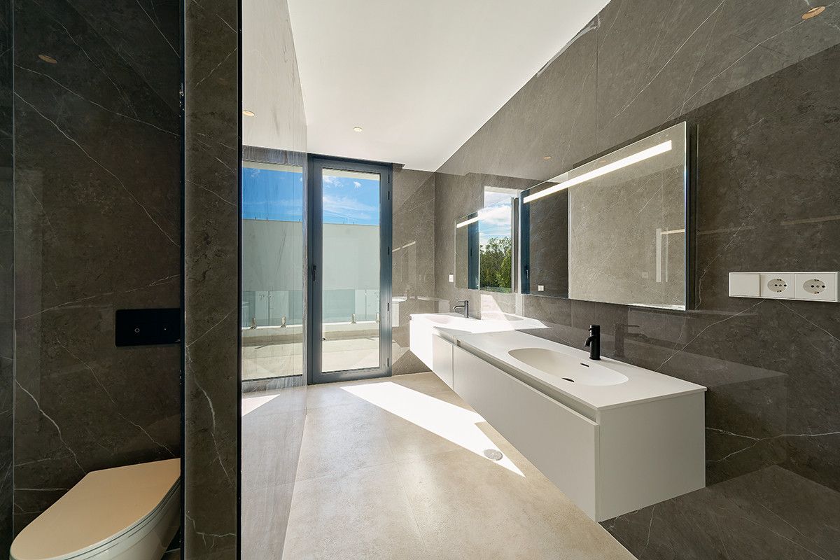 82ba2b96d8ae131281b0c72850bf0a8c - 9