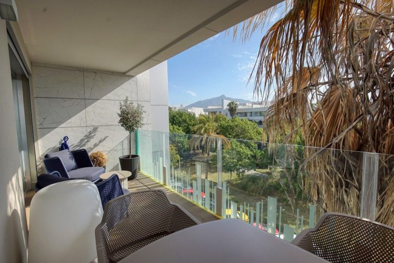 8315ae4d5a93dee1490df57bf2a85add - 12