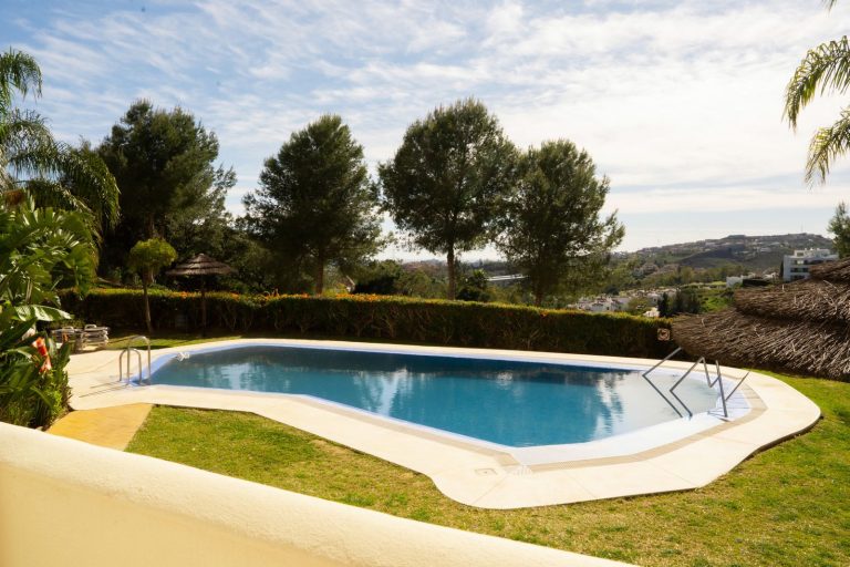 835139e9db9aeb8d4050bcea23e5b909 - 11