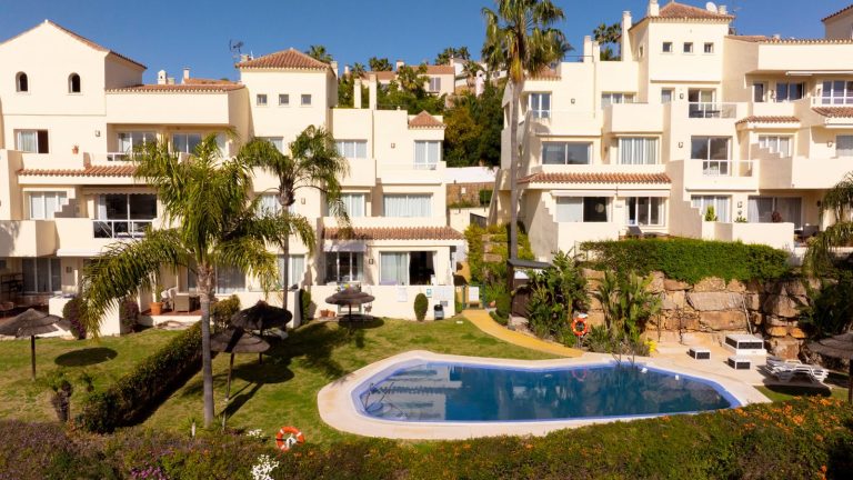 835139e9db9aeb8d4050bcea23e5b909 - 2