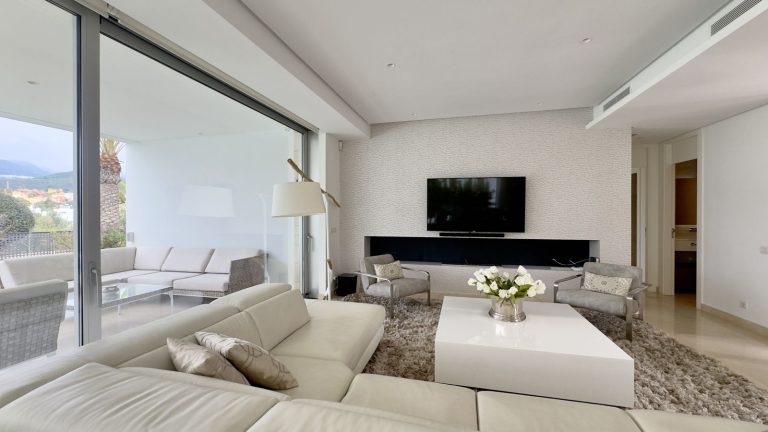 83599c752b463baf8cf04e2dac7145ae - 14