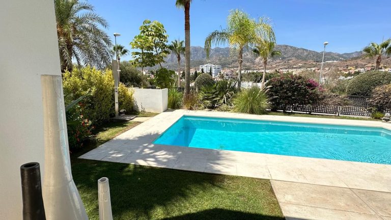 83599c752b463baf8cf04e2dac7145ae - 16