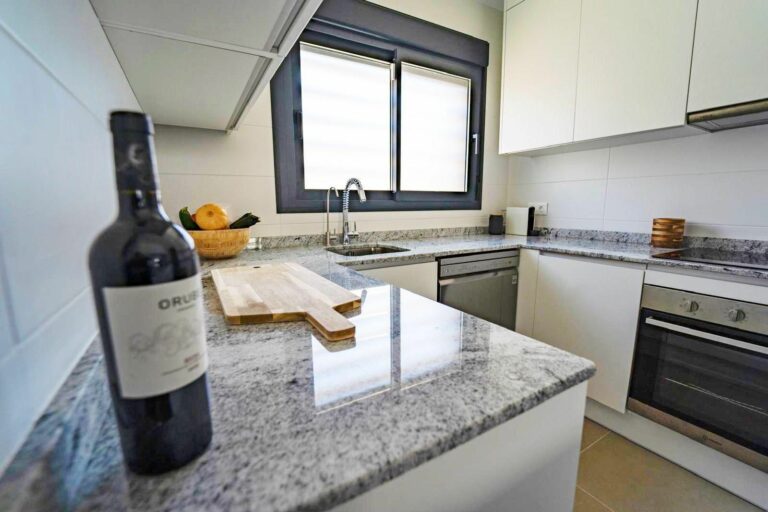 8469fea672f5b51b0f589d7bdad583b7 - 2