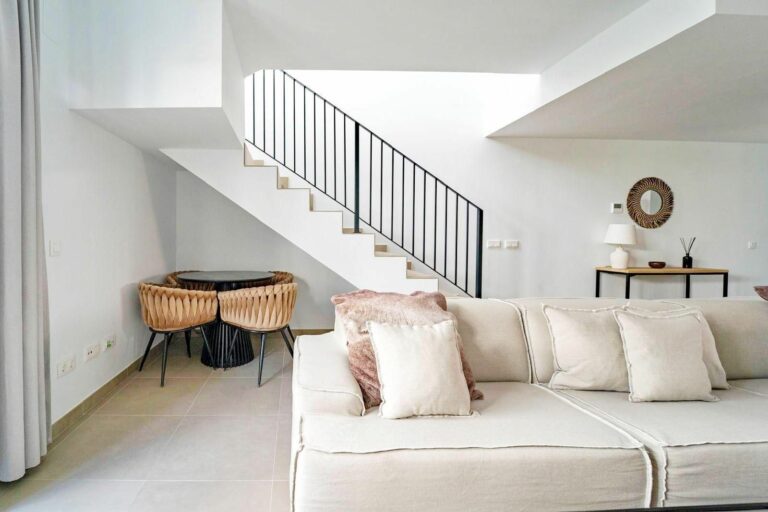 8469fea672f5b51b0f589d7bdad583b7 - 4