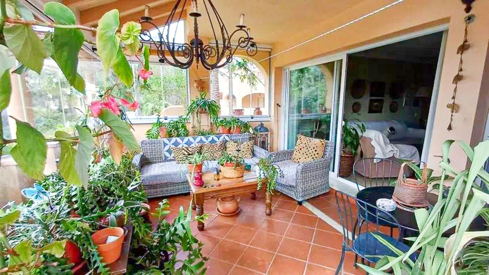 8498e89dd7cb17306470d1a24230a36d - 4