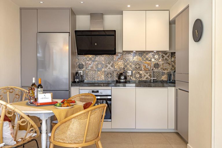 85ab2f237115f4b9ad7ed847ed58de9a - 11